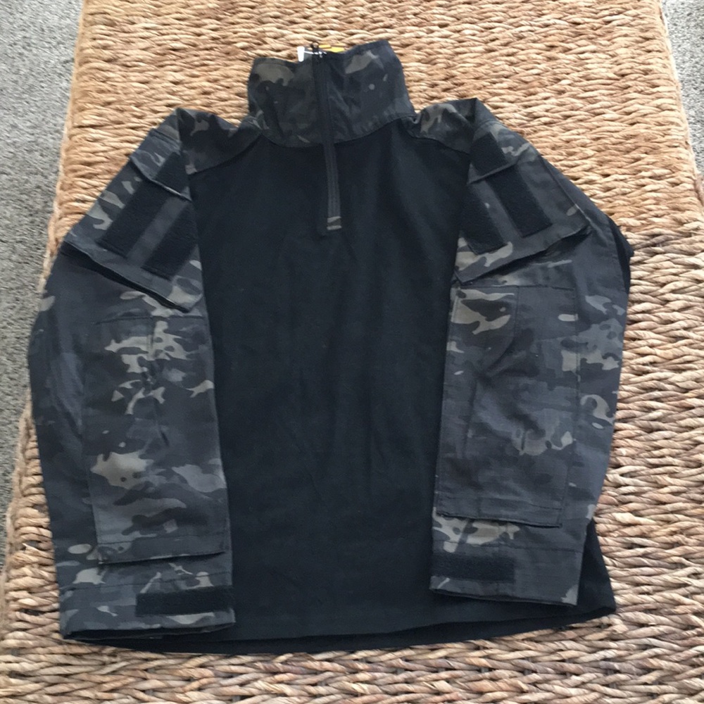 IDOGEAR shirt. G3 combat shirt. Airsoft gear. Body 100% cotton. Quarter zip. S